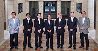 グループ本社制へ移行